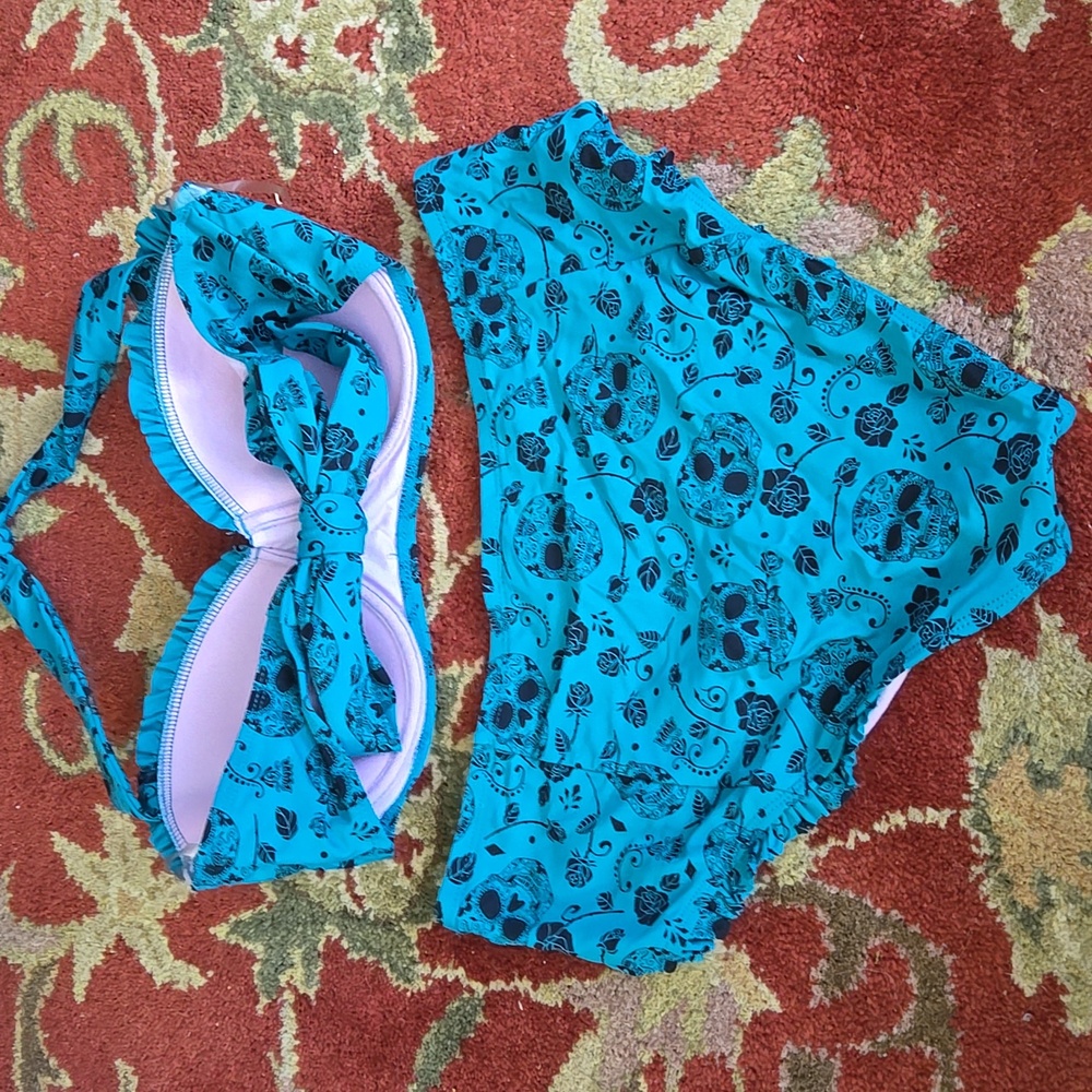 Whimsygoth Skull & Roses Ruffle Bikini - Picture 2 of 4